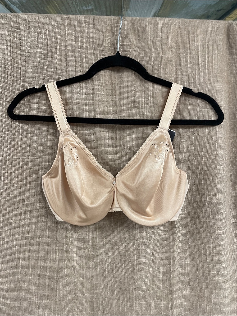 Wacoal Pearl Beige Satin Underwire Full Coverage Bra